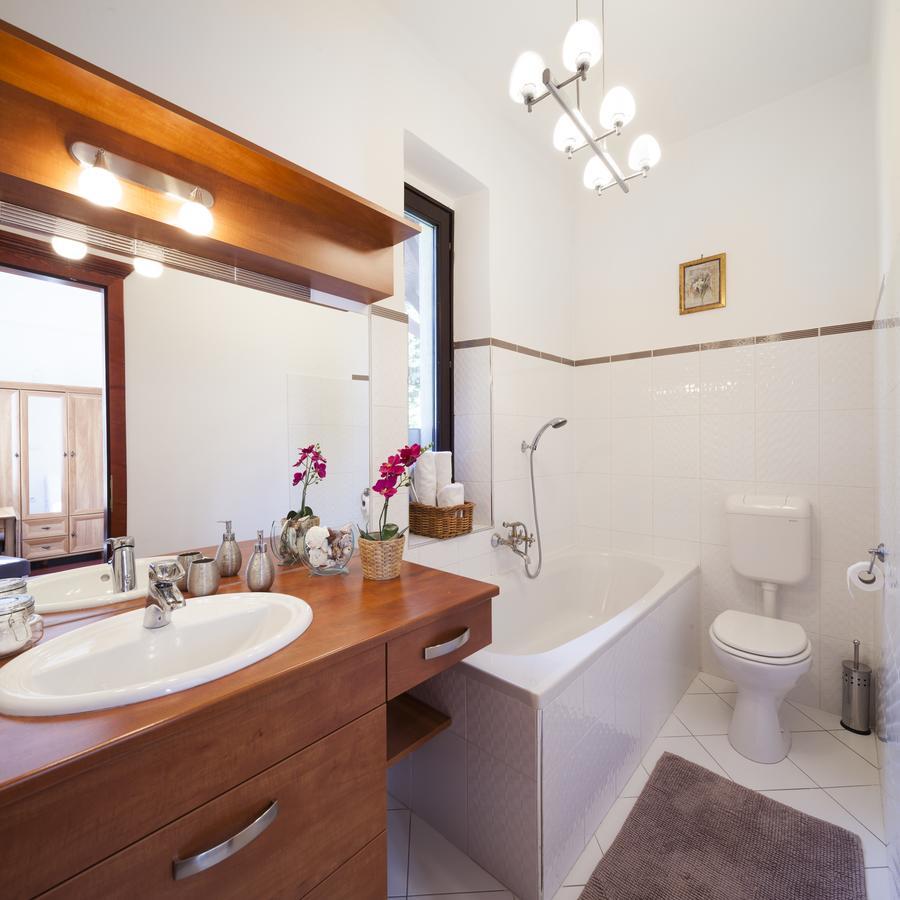 Villa Cecile Шопрон Екстер'єр фото